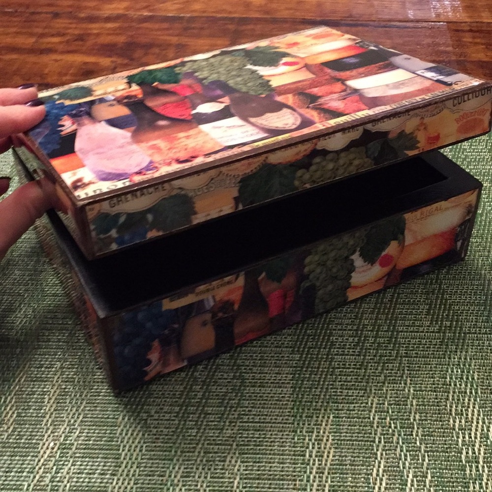 New without tags- Annie Modica wine and cheese box